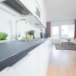 Rahulihomes, Sauna, 2toilets, Location On Jyvaeskylae, 65 Tv, Balcony, Free Parking, 6min To City, Paviljonki 1min *
