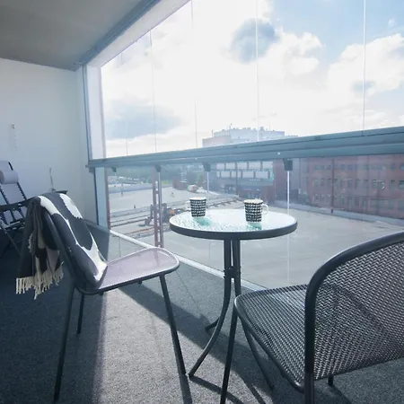 Apartment Executive Living, Location On Jyvaeskylae, 65 Tv, Sauna, Balcony, Free Parking, 6min To City, Paviljonki 1min