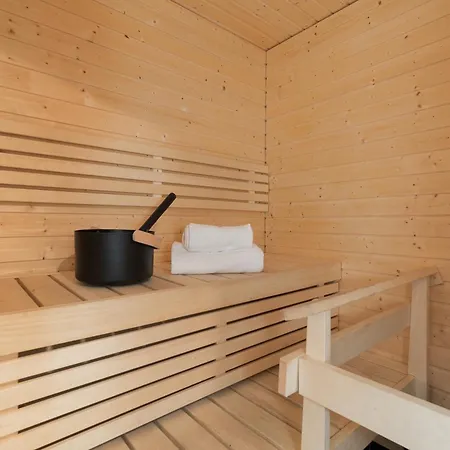 Rahulihomes, Sauna, 2toilets, Location On Jyvaeskylae, 65 Tv, Balcony, Free Parking, 6min To City, Paviljonki 1min アパート *