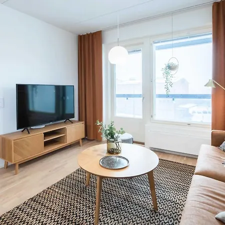 Rahulihomes, Sauna, 2toilets, Location On Jyvaeskylae, 65 Tv, Balcony, Free Parking, 6min To City, Paviljonki 1min Jyväskylä