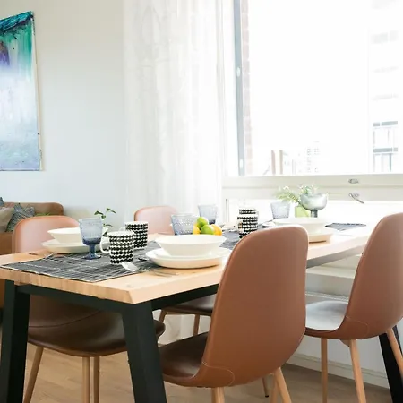 Rahulihomes, Sauna, 2toilets, Location On Jyvaeskylae, 65 Tv, Balcony, Free Parking, 6min To City, Paviljonki 1min Appartement