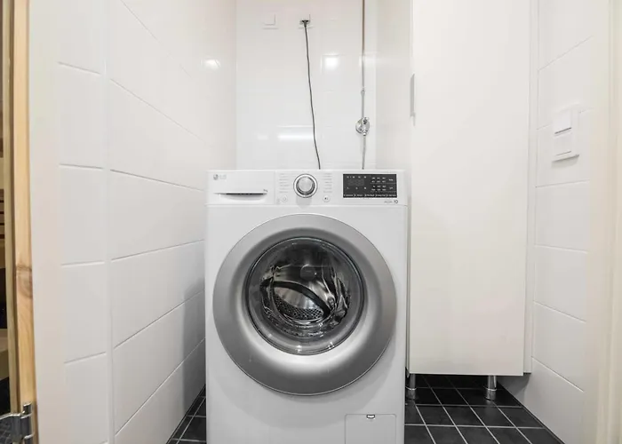 Rahulihomes, Sauna, 2toilets, Location On Jyvaeskylae, 65 Tv, Balcony, Free Parking, 6min To City, Paviljonki 1min *